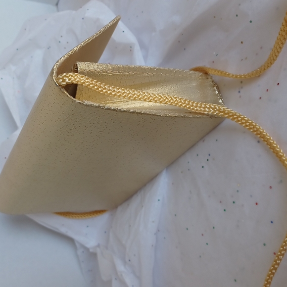 Vintage La Regale Gold Satin Clutch - Picture 8 of 10